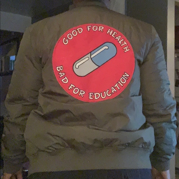Customized Puffer Jacket - Picture 4 of 4